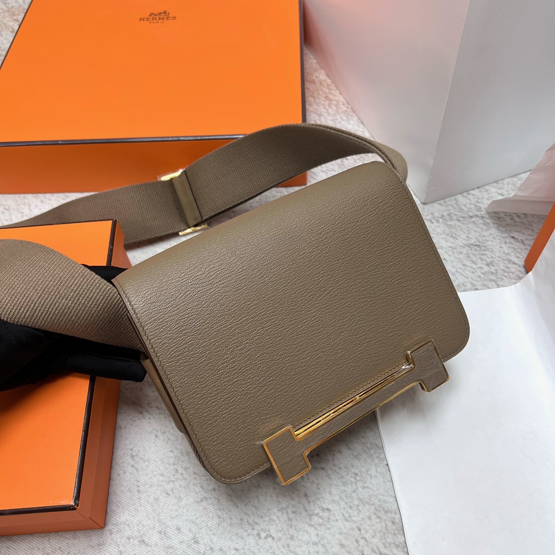 Hermes Geta Shoulder Bag In Etoupe Mysore Goatskin Leather